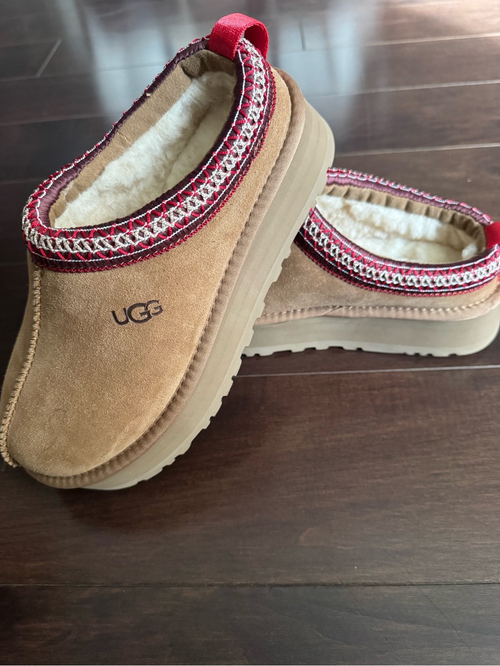 Brand new UGG Chestnut Slip-On Slippers with Red Trim